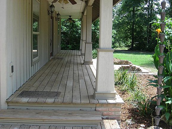 Another angle of this great porch!