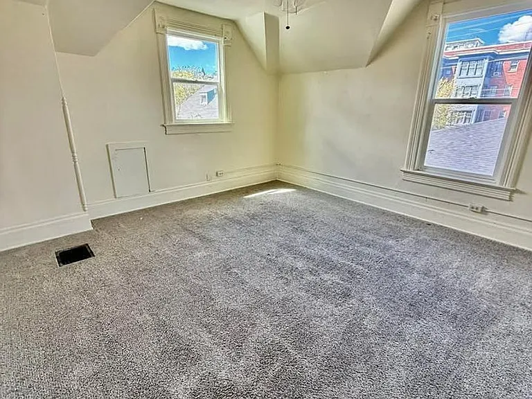 241 N Hayes Ave — Photo 17