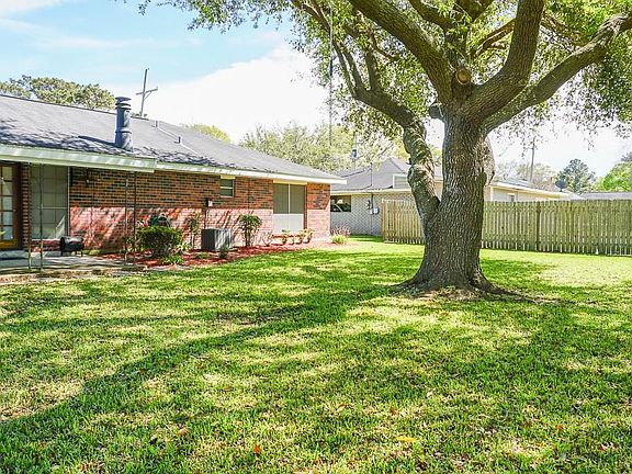 5th image of 4544 Powell Ln