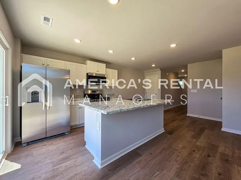 4111 Hudson Ct — Photo 15