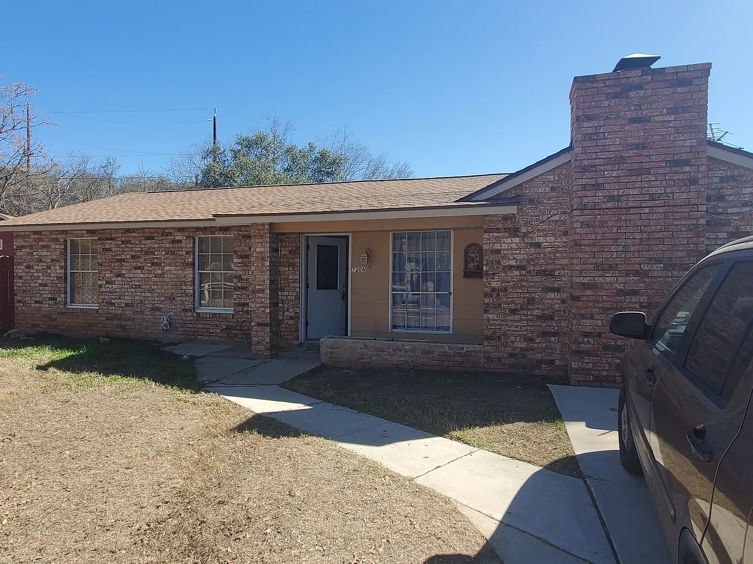5 bed, 2.5 bath, 2000 sqft, $2,000 — Photo 3