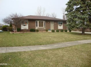 32927 Coach Dr, Chesterfield, MI 48047