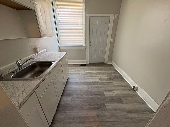 4th image of 1032-1038 Wilson Ave #1034