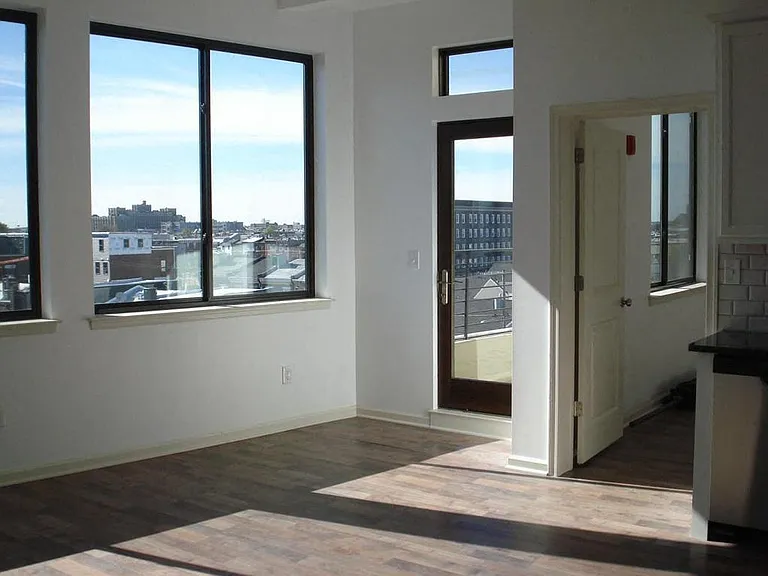 333 Earp Street — Photo 4