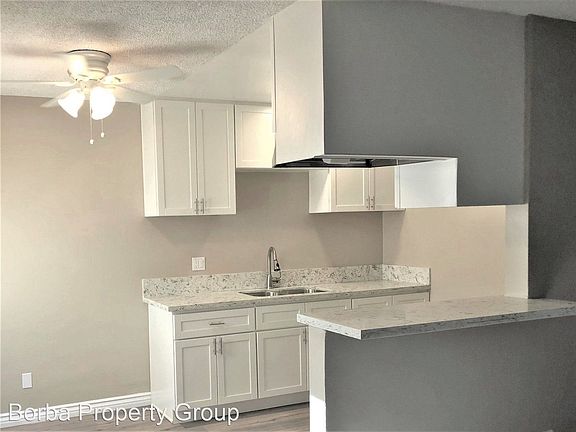 2nd image of 615 Cerritos Ave APT 1