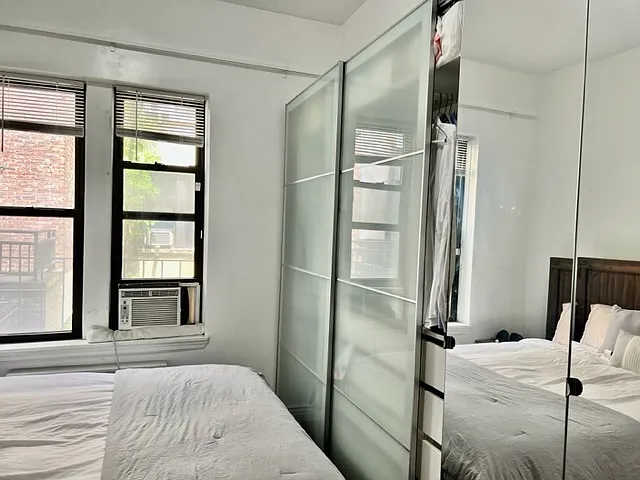 229 W 16th St #1C — Photo 10