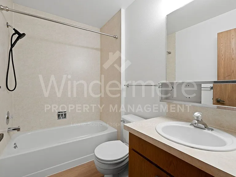 1111 E 8th Ave — Photo 13