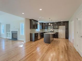 57 Chapman St, Dunstable, MA 01827