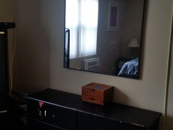 3rd image of 2915 W 5th St APT 2A
