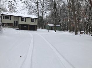 45295 32nd St, Paw Paw, MI 49079