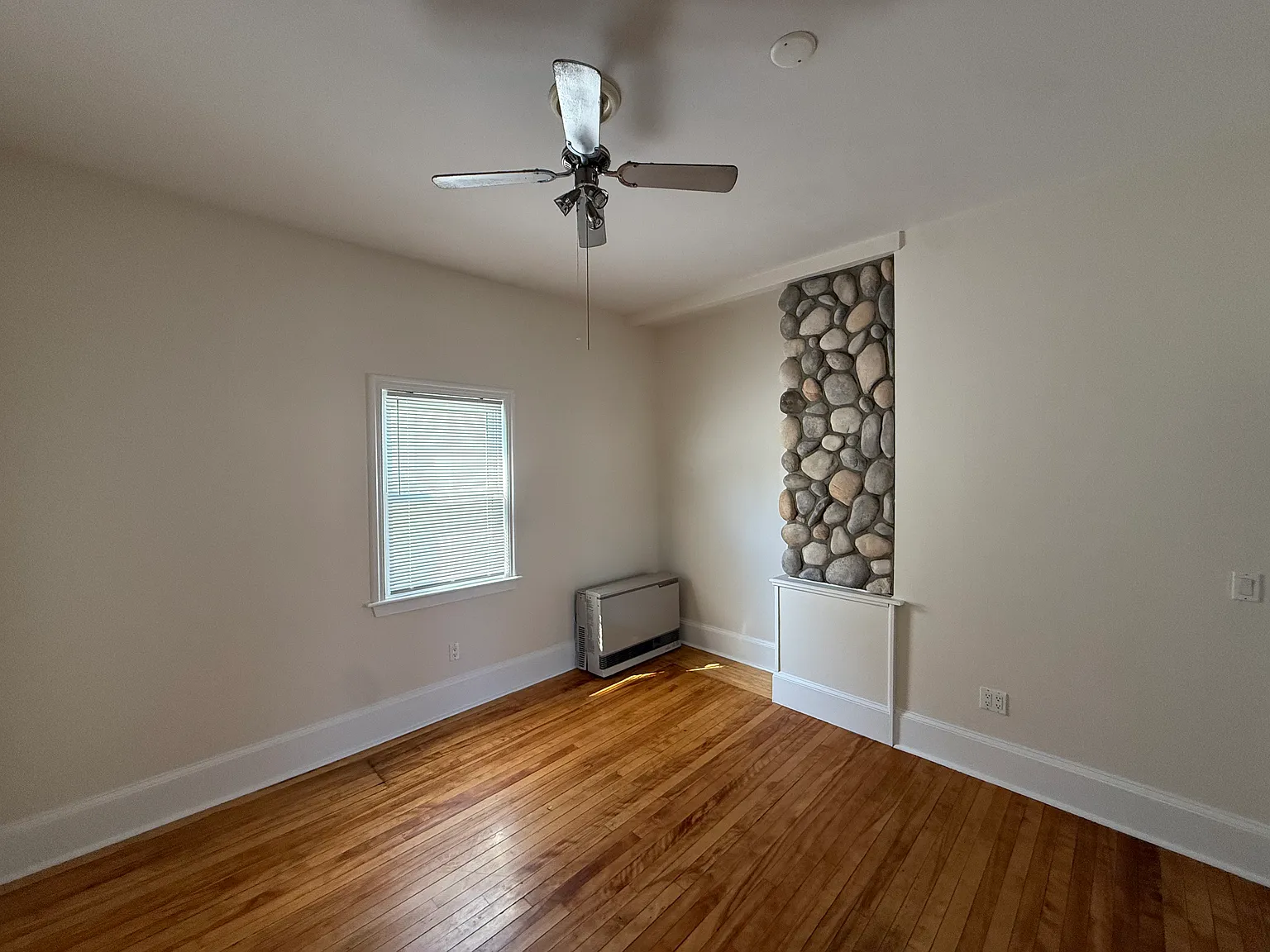 254 Spring St — Photo 4