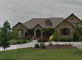 2388 Waiomao Rd, Honolulu, HI 96816