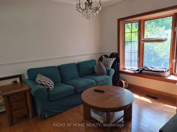 17 Gwendolen Ave, Toronto, ON M2N 1A1