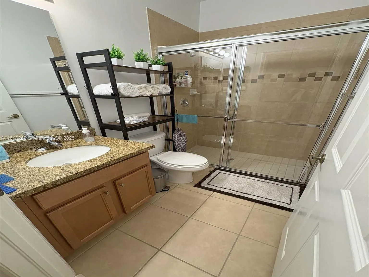 3 bed, 3.5 bath, 2000 sqft, $3,300 — Photo 4