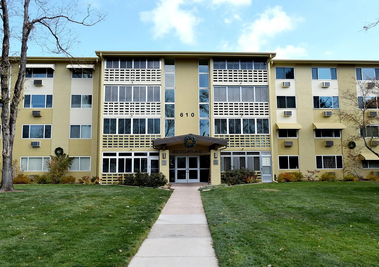 610 S Clinton St — Photo 1