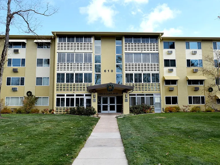 610 S Clinton St #4C — Photo 1