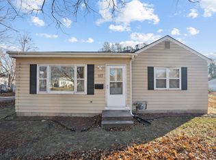 1117 Magnolia Pkwy, Waterloo, IA 50701