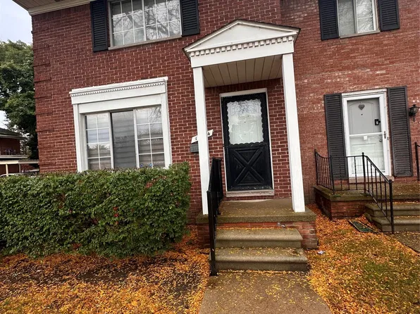 19994 Vernier Rd, Harper Woods, MI 48225