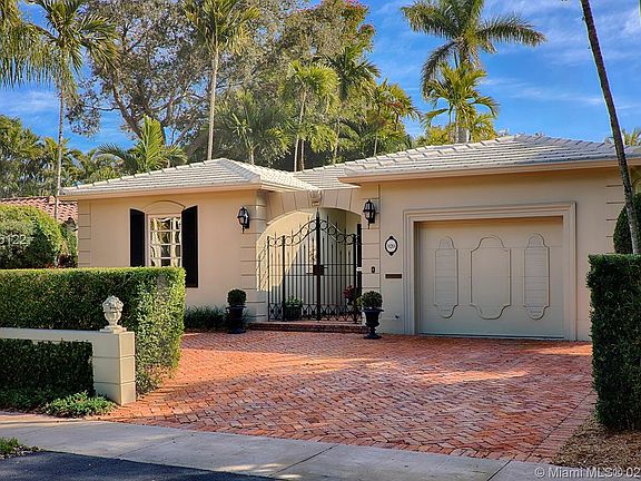 2nd image of 920 Andalusia Ave #920