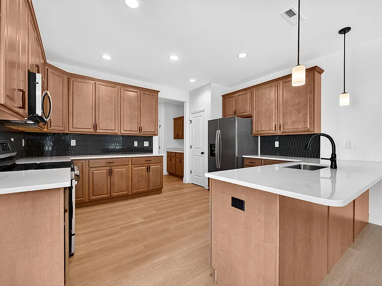145 Sesame Loop — Photo 15