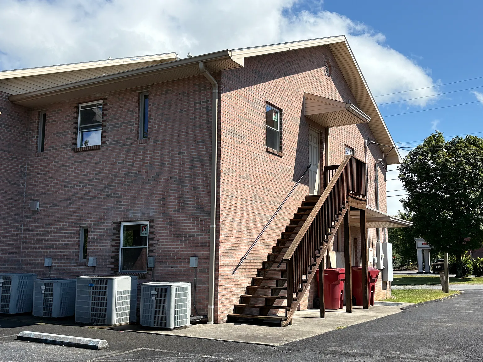 2 bed, 2500 sqft, $1,700 — Photo 3