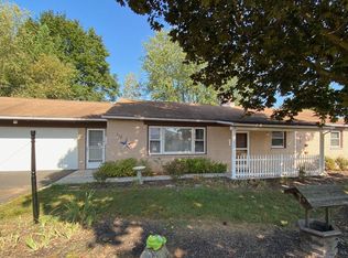 118 Edgehill Rd, Glen Rock, PA 17327