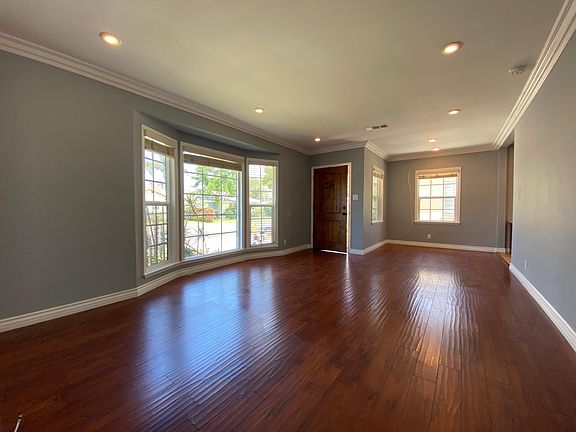 4th image of 11164 Woolford St