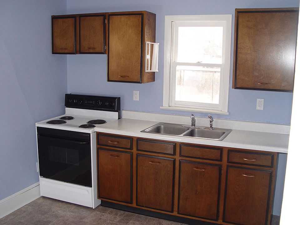 1st image of 24 Poplar St Floor 2