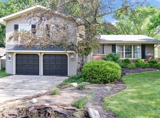 1290 Nottingham Ln, Hoffman Estates, IL 60169