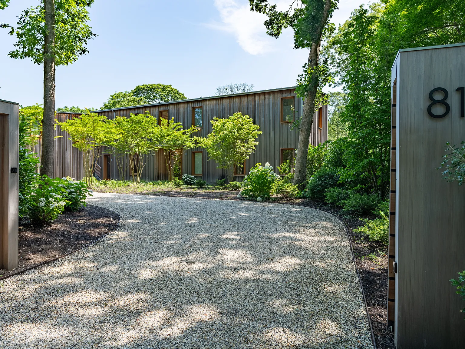 Stunning New East Hampton Village Rental — Photo 4