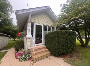 824 E Adams St, Clinton, IL 61727