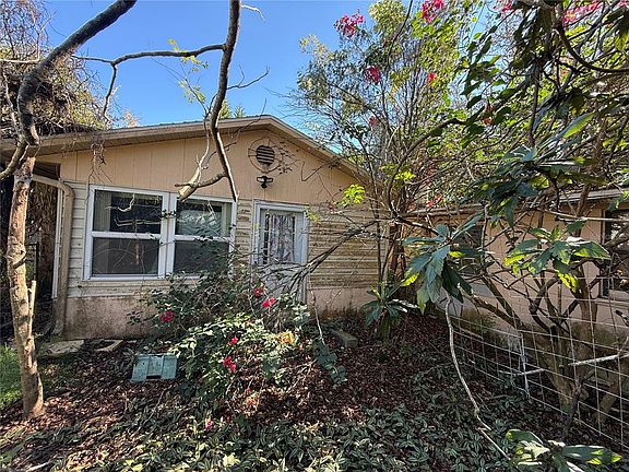 2nd image of 6515 Taylor Ct