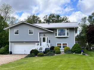 515 W 5th St, Golden, IL 62339