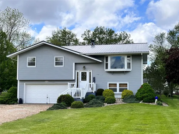 515 W 5th St, Golden, IL 62339