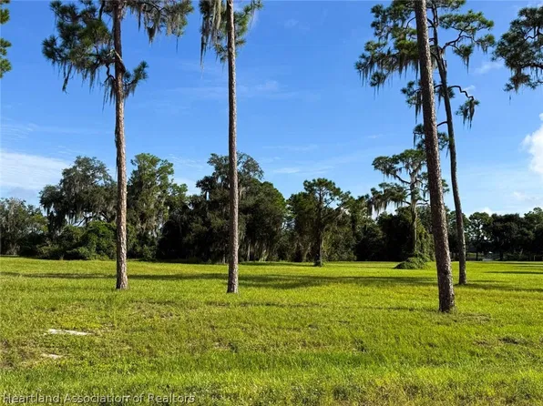 4058 Camp Shore Dr, Sebring, FL 33875