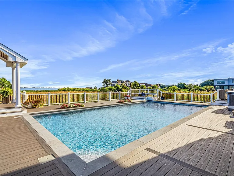 Bay Meadow Ln — Photo 28