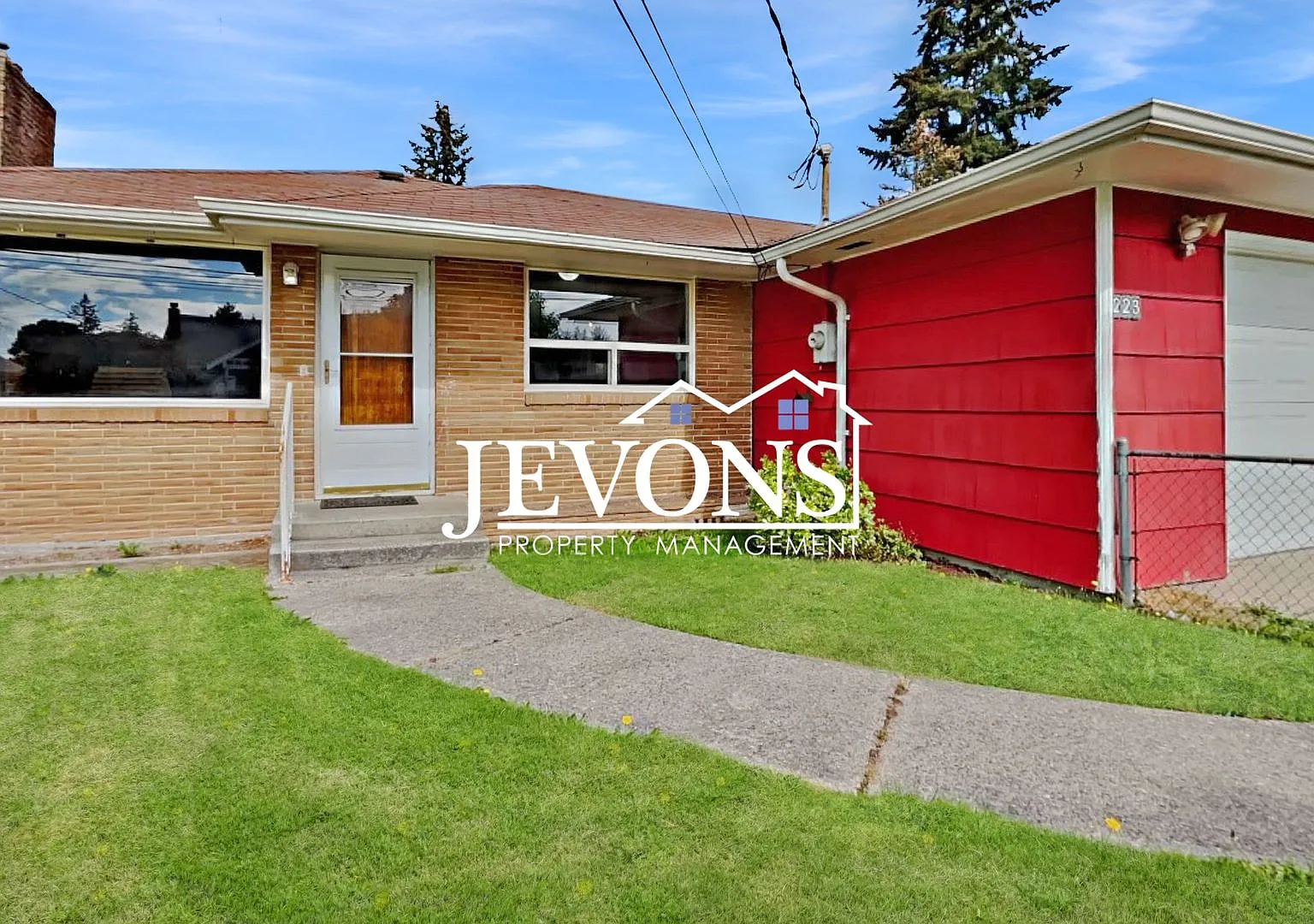 Coming soon! Cozy 3 Bedroom/1.5 Bath home in a walkable neighborhood - W/D included, attached gar... — Photo 2