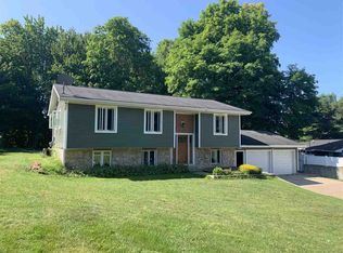 E9415 Maple St, Munising, MI 49862