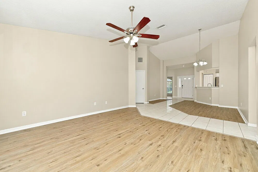 3 bed, 2.0 bath, 1611 sqft, $2,495 — Photo 3