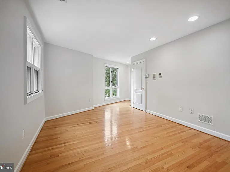 5330 Connecticut Ave NW — Photo 19