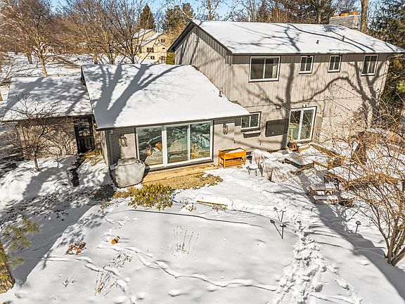 5th image of 2460 Adare Rd