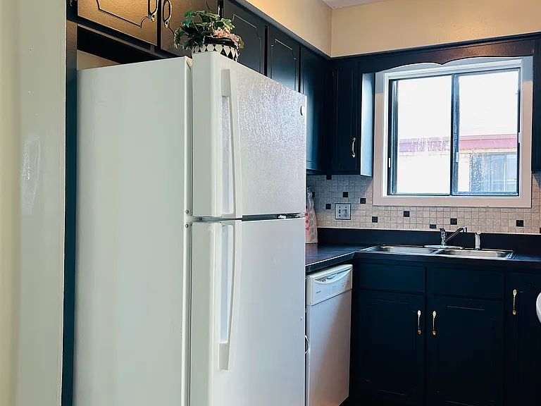 14547 Lamon Ave #3S — Photo 4