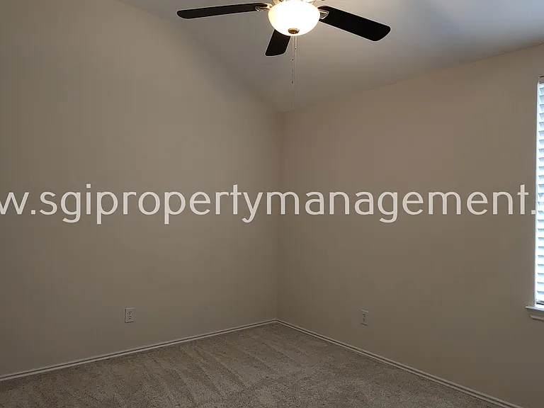 2304 Hayes St — Photo 18