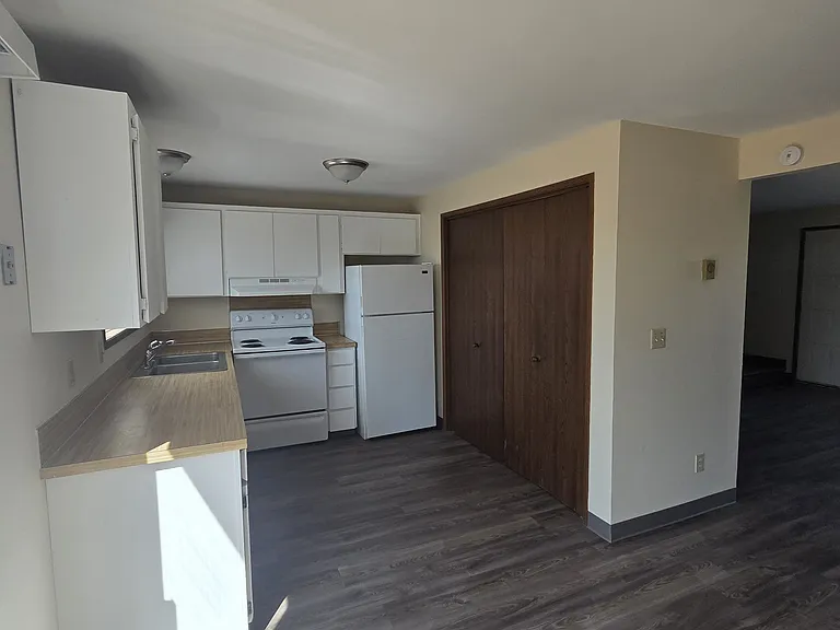 615 N Main St — Photo 5