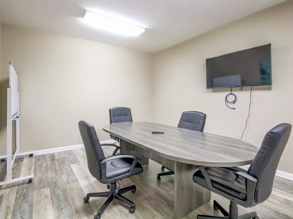 1017 S Riverside Dr Suite 226, Clarksville, TN 37040