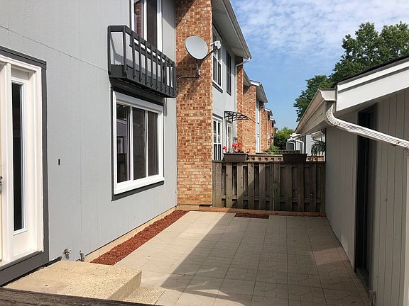3rd image of 195 Oakwood Ln