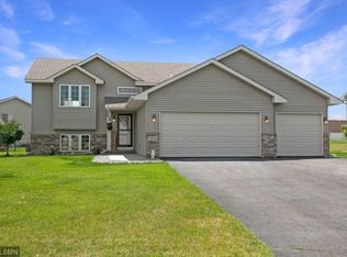 3712 Redford Ln, Monticello, MN 55362