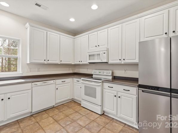 charlotte-north-carolina-65011711 picture