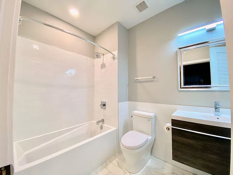 1521-23 W Girard Ave #206 — Photo 8