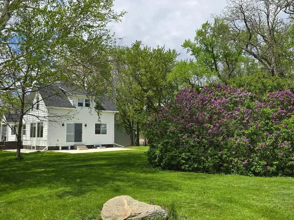 12195 510th Ave, Wells, MN 56097